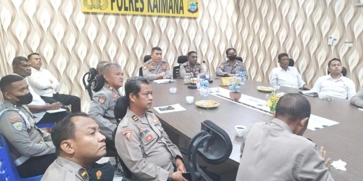 Kapolda Papua Barat Instruksikan Tindak Tegas Penimbun BBM dan Judi