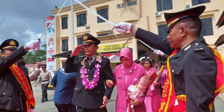11 Personel Berprestasi Diberikan Reward