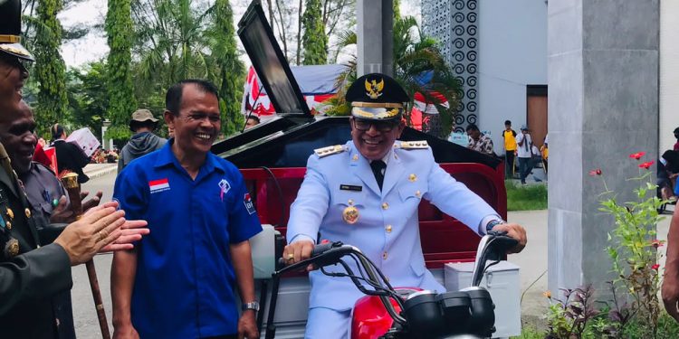 Bank BPR Modern Express Serahkan 1 Unit Motor Sampah