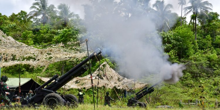 Resimen Artileri 3 Marinir Hancurkan Pertahanan Musuh