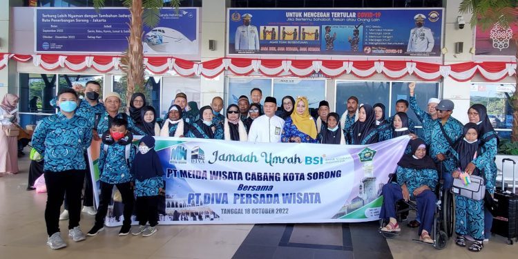 Kemenag Kota Lepas Keberangkatan Jemaah Umroh PT Media Wisata