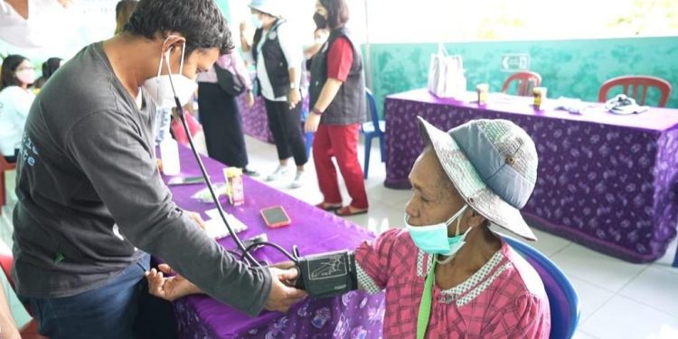 Puluhan Dokter Beri Pengobatan Gratis