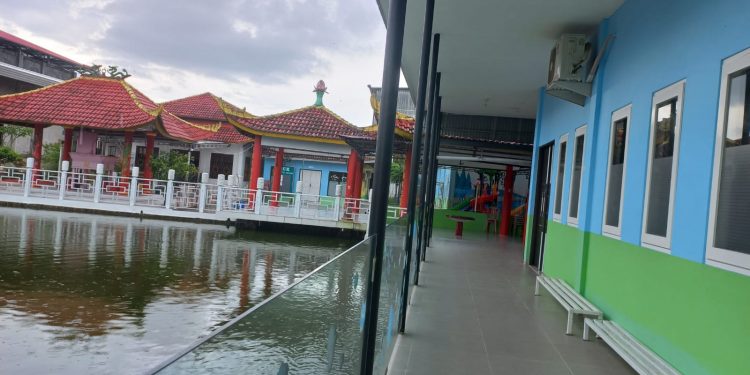 Berkunjung ke  Sekolah Cinta Kasih (SCK) di Kompleks Vihara Budha Boswesen