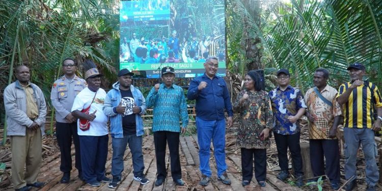 Lestarikan Budaya, Festival Ulat Sagu juga Tarik Wisatawan