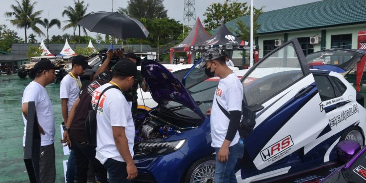 Lomba Modifikasi Otomotif Meriah