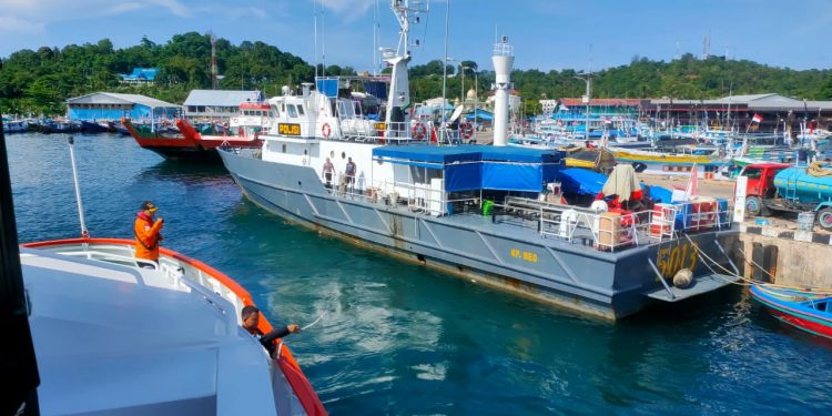 Mati Mesin, KM Inka Mina Terombang Ambing di Raja Ampat