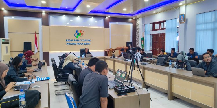 BAGUS WICAKSONO/RADAR SORONG Rilis BPS Papua Barat mengenai pengangguran di Papua Barat, Senin (7/11).