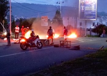 Dipicu Penggusuran Rumah,  Warga Blokade Jalan di Manokwari
