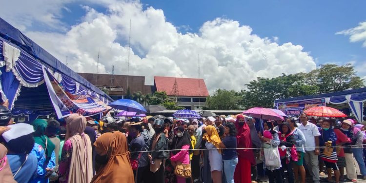 Antri Pasar Murah, 1 Warga Pingsan