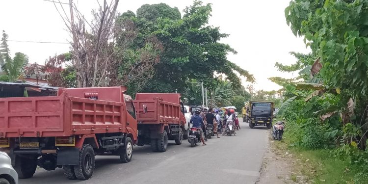 Antrean BBM di Waisai “Mengular”