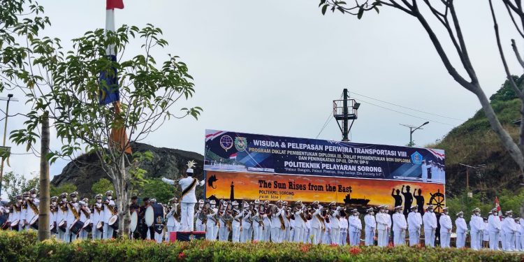 Poltekpel Sorong Wisudakan Ratusan Perwira