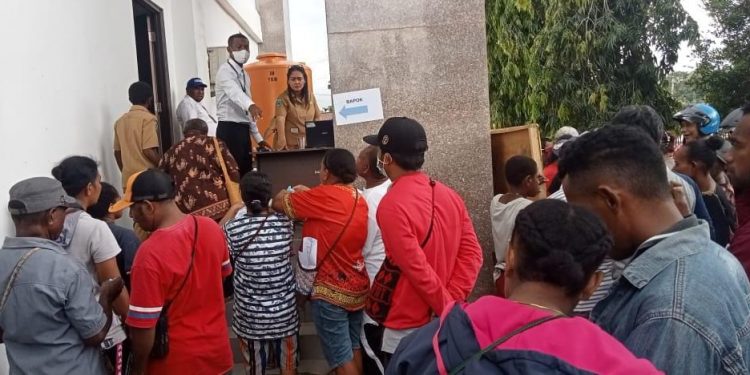 Warga Serbu Voucher BBM, dan Voucher Sembako Gratis