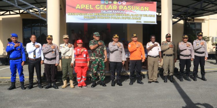 Siaga Bencana Akhir Tahun, Polres Sorong Apel Gelar Pasukan