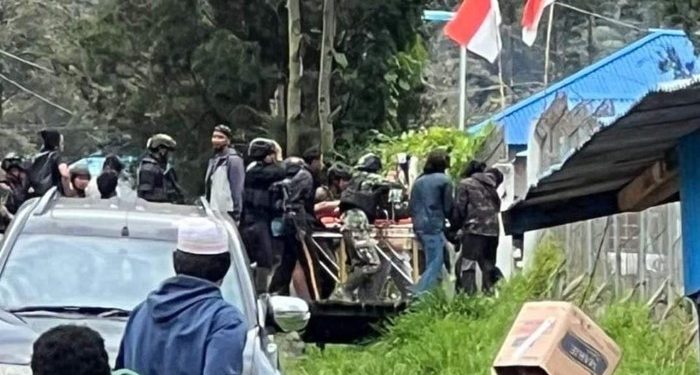 Pasukan Pengamanan Gereja Diserang KKB, 1 Prajurit TNI Kena Tembak