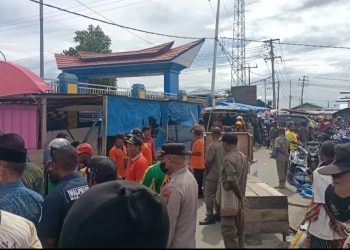 Bupati Pimpin Langsung Pembongkaran Lapak Pedagang di Pasar Wosi