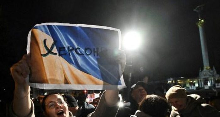 Tentara Rusia Mundur dari Kherson, Rakyat Ukraina Bersorak