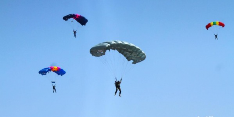 Parasut Tak Mengembang, Prajurit TNI AU Jatuh dari Ketinggian 1.600 Kaki
