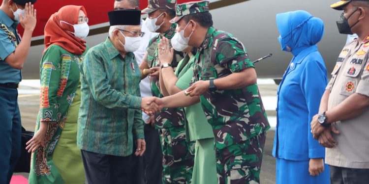 Pangkoarmada III Sambut Kedatangan Wakil Presiden