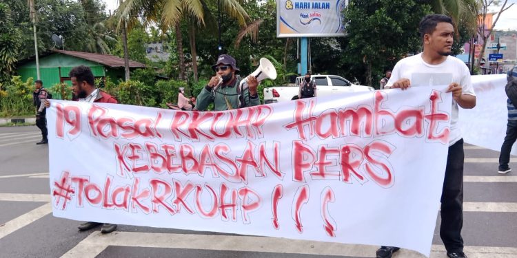 Wartawan di Manokwari Protes Tolak 19 Pasal RKUHP