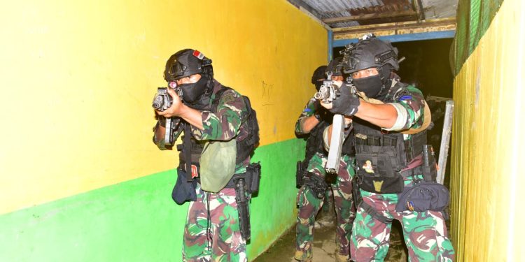 Satkopaska Selamatkan Guru dari Penyanderaan