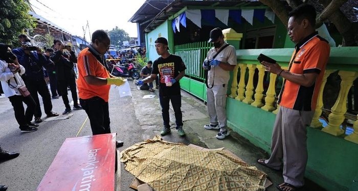 Suami di Madiun Tusuk Istri Siri hingga Tewas di Jalan