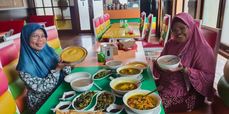 HUT ke-15 FJPI Bertabur Makanan Khas Daerah