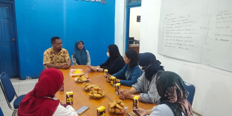 Silaturahmi, Biro Humas Kemensos RI Kunjungi Redaksi Radar Sorong