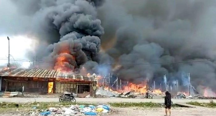 3 Orang Ditetapkan Tersangka Pembakaran 50 Kios