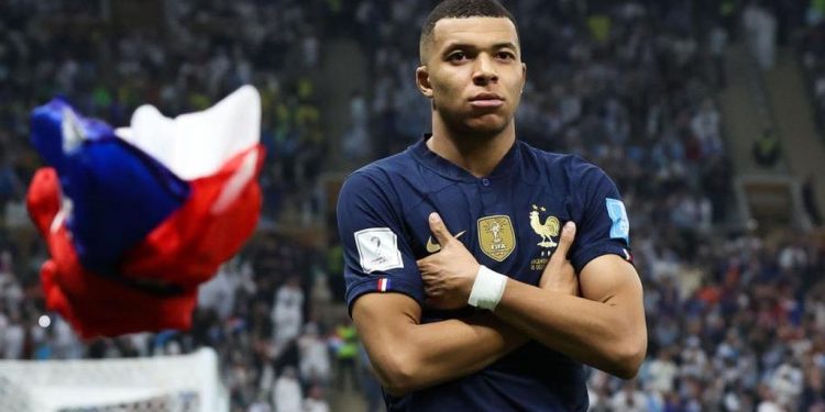 Mbappe Bisa Lampaui Messi dan Ronaldo