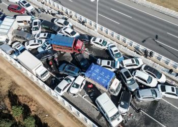 Ngeri! Ratusan Mobil Tabrakan Beruntun gegara Kabut