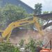 Eksekusi Lahan Samping Saga Mall Diwarnai Penolakan