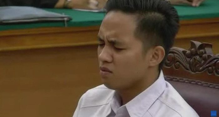 Dituntut 12 Tahun Penjara, Bharada Eliezer Menangis
