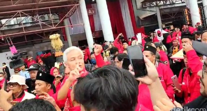Ganjar Redam Kader yang Teriaki Dirinya ‘Presiden’ Usai HUT PDIP