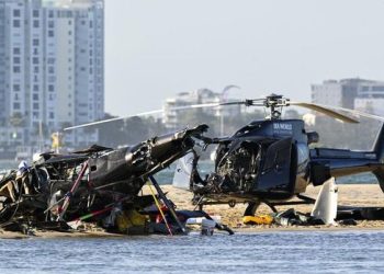 Helikopter Tabrakan di Pantai Australia, 4 Orang Tewas