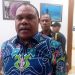 Bupati Manokwari Pastikan Pecat Pegawai yang Malas