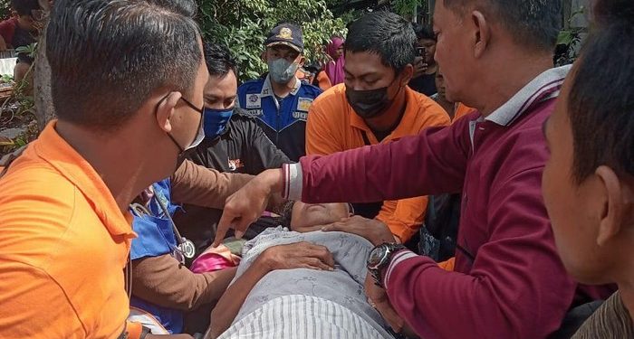 Perempuan Tunarungu Terserempet KA di Surabaya