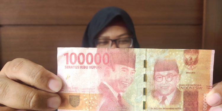Hati-hati !, Uang Palsu Pecahan Rp100.000 Beredar