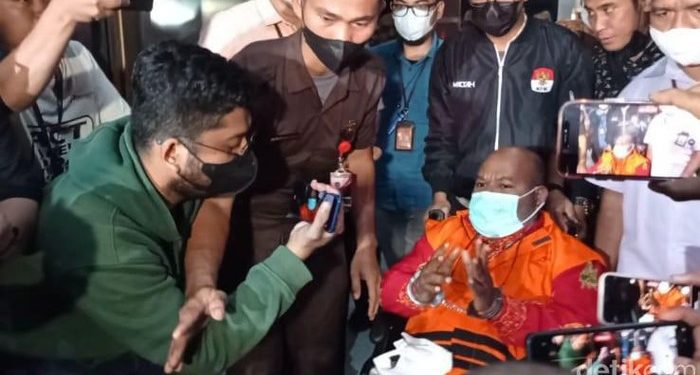 Kasus Lukas Enembe, KPK Cegah 4 Orang ke Luar Negeri