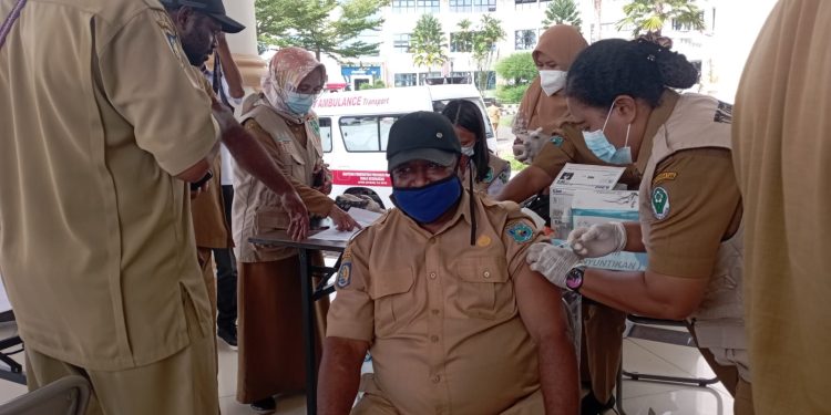 ASN Papua Barat Wajib Vaksinasi Dosis Lengkap