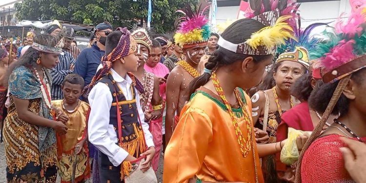 Suku-suku Nusantara Ramaikan Pawai Budaya Religi