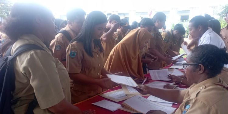 570 CPNS Manokwari Terima STTP