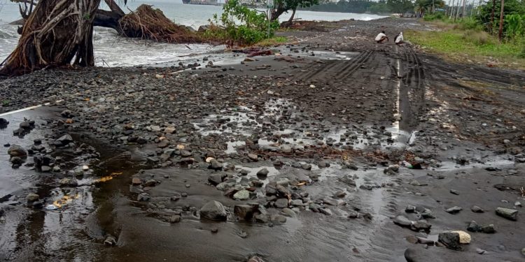 Pemerintah harus Intervensi Pesisir Pantai Maruni
