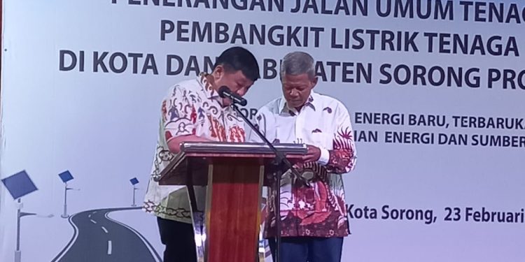 Peresmian PJU-TS dan PLTS Atap, Rico Sia Langsung Transfer 40 Juta