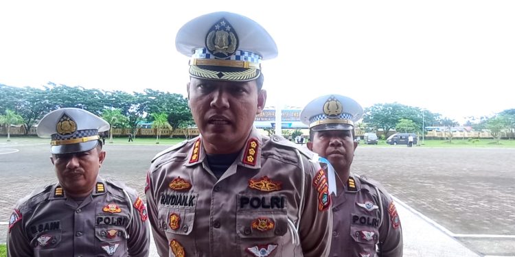 Operasi Mansinam Sasar Pemotor Tidak Memakai Helm