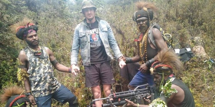 Polri Telusuri Jejak Pilot Susi Air yang Disandera KKB