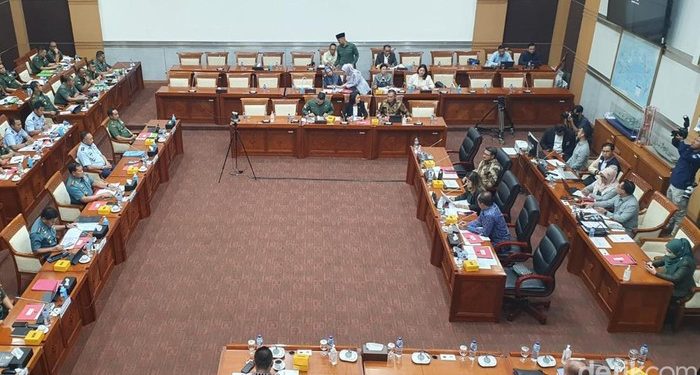 Rapat Perdana di DPR, Panglima TNI Bahas Situasi Papua
