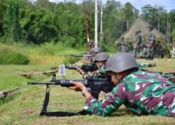 Tembak Tempur Defensif Pertajam Kemampuan Prajurit