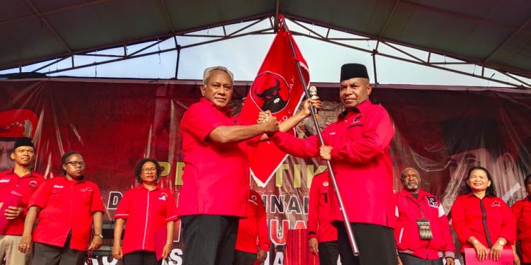 Lantik Pengurus DPD, Komarudin: PDI Target 10 Kursi PBD