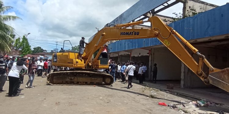 Pasar Sanggeng Mulai Dibongkar