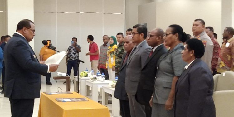 Lantik Panpel-Panwas MRP, Pj Gubernur: Harus Kerja Cepat!